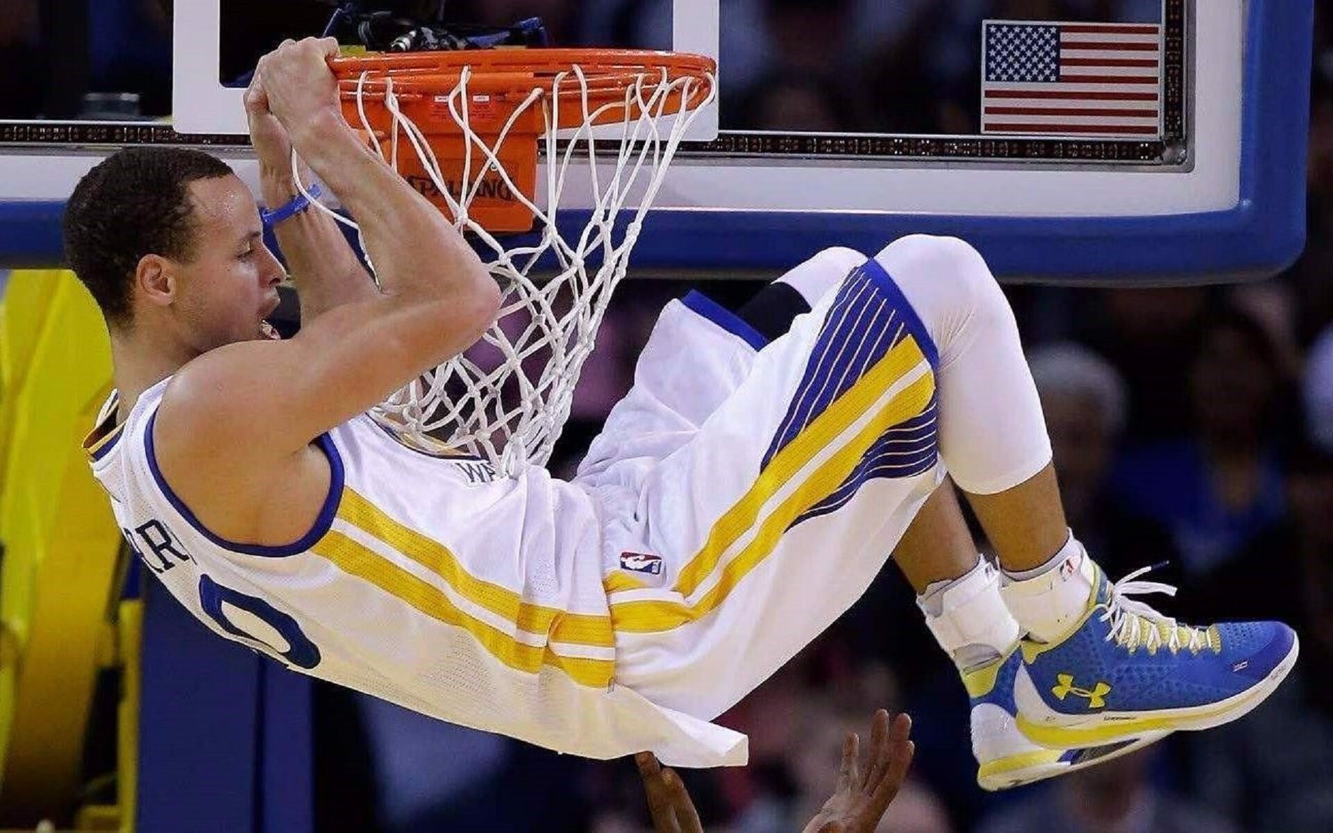 体育竞猜网站-星辰陨落与英雄诞生，巴黎圣日耳曼与那不勒斯激战，补时世界波定乾坤，补时世界波定乾坤，巴黎圣日耳曼绝杀那不勒斯